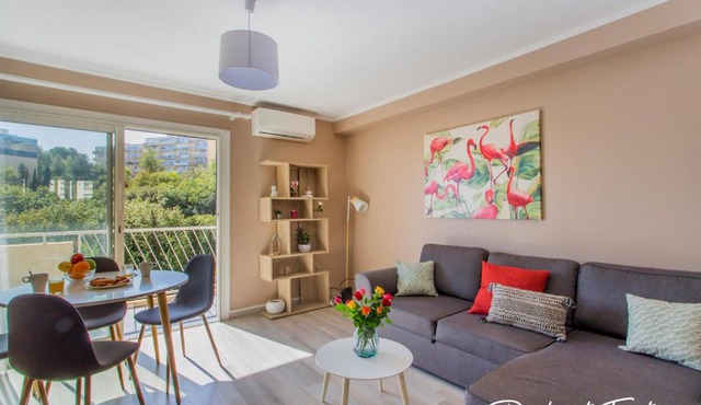 Warmly 2 bedroom with AC, balcony and parking - Dodo et Tartine