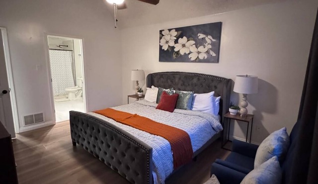 Warmth & Charming, Cozy 4BR Brick Home with Private Pool in Olive Branch