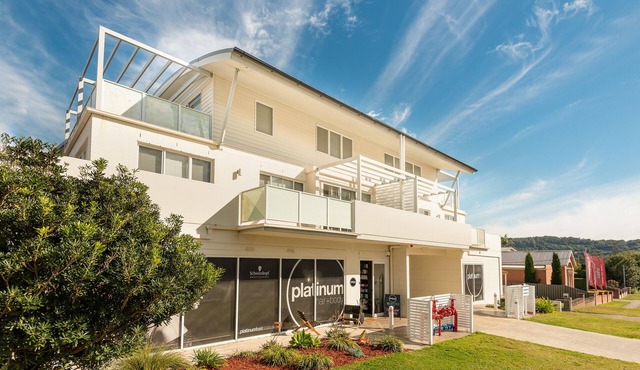 Warners Bay Apartments