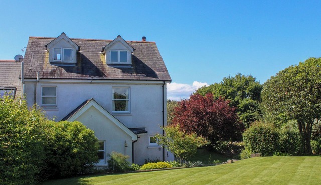 WARREN COTTAGE, family friendly, luxury holiday cottage in Dartmouth