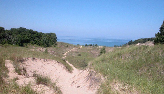 Warren Dunes-2000 Acre Park On Lake Michigan, Hot Tub, WBFPL , Wineries, 2BR/2BA