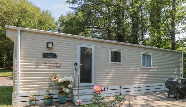 WARREN PARK 45, family friendly, with pool in Downton, Hampshire