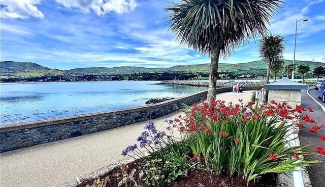Warrenpoint Centre, Town House Co. DownnPerfect to explore Carlingford Lough