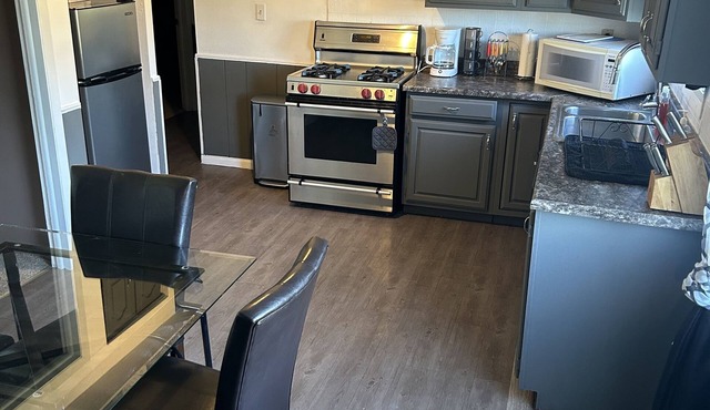 Warrensville Hts. Welcome Inn 2 bedrooms 1sofa bed