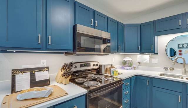 Warsaw Apartment ~ 4 Mi to Lake of the Ozarks!