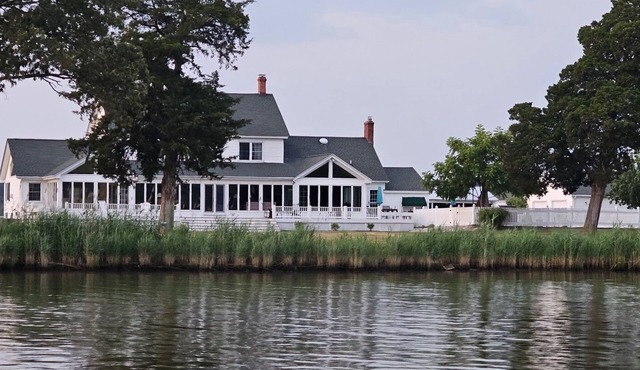 Warwick Farms Waterfront Retreat! Solitude and relaxation on the Warwick River