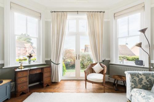 Warwick Victorian Apartment