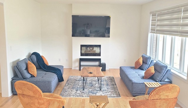 Wasaga Beach & Ski Retreat | Modern Getaway