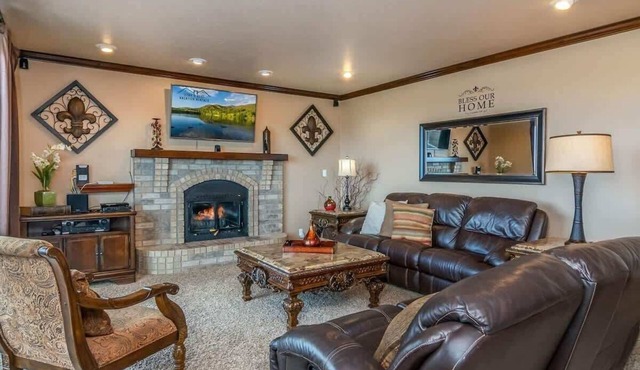 Wasatch Retreat * Hot Tub * Billiards * Huge Deck