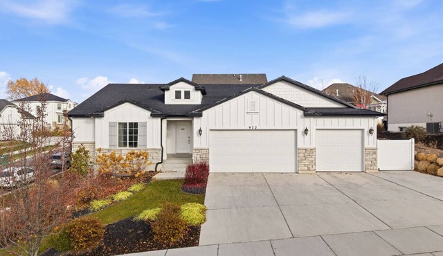 Wasatch Ridge Retreat | Central | Fenced Backyard