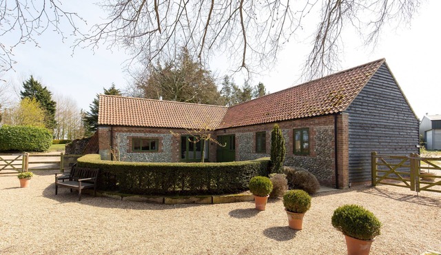 Wash House - sleeps 6 guests in 3 bedrooms