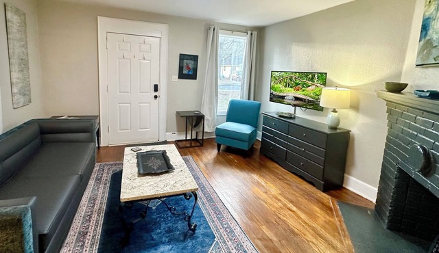 Washer, Dryer, Desk, Smart TV, Blackout Shades, Fully Stocked Kitchen Cookware