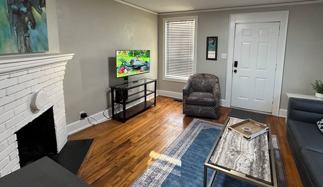 Washer, Dryer, Desk, Smart TV, Blackout Shades, Fully Stocked Kitchen Cookware