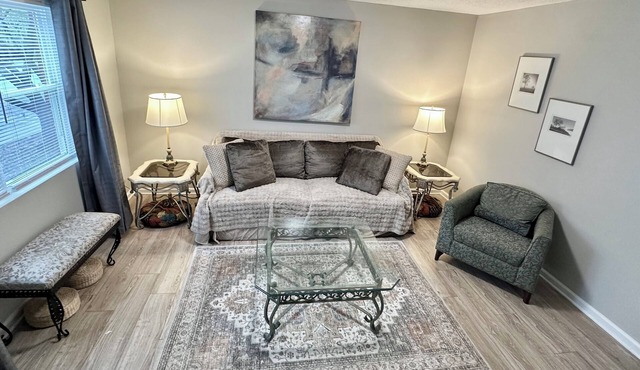 Washer, Dryer, Desk, Smart TV, Blackout Shades, Fully Stocked Kitchen Cookware