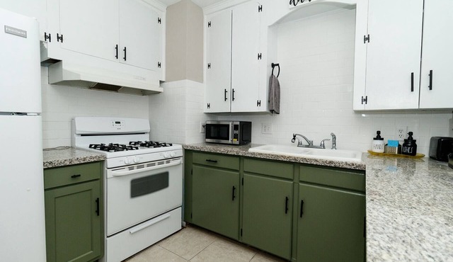 Washing Stay-Entire 4 Bedroom and 2 Baths!