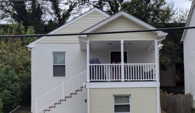 Washington D.C. Main Suite, near metro, with porch & free parking