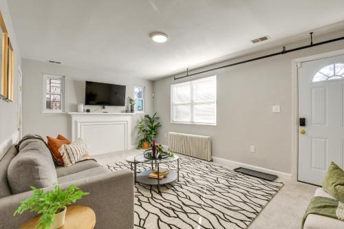 Washington, DC, Area Apartment 8 Mi to Downtown!