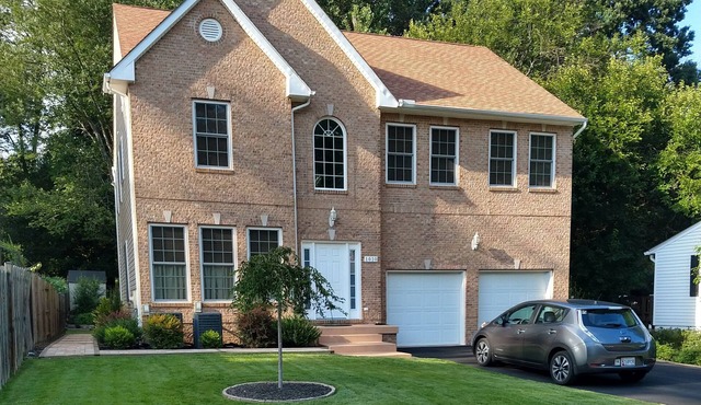 Washington DC Suburb with Quite Neighborhood Just A Stones Throw From Everything