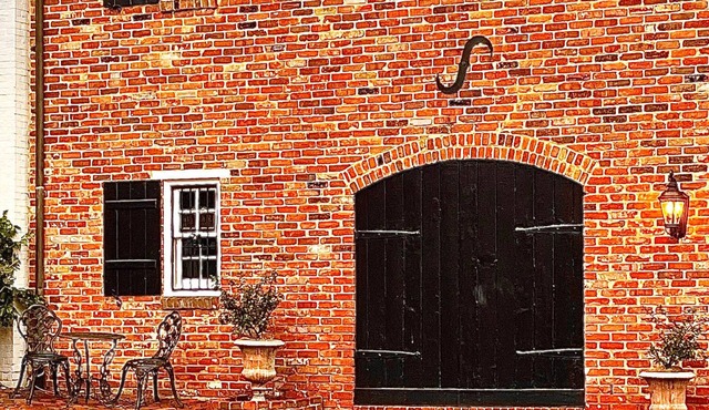 Washington Family Property, Upper Carriage House in Old Town on 107 S Lee Street