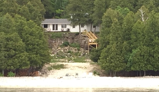 Washington Island - West side shore front home!