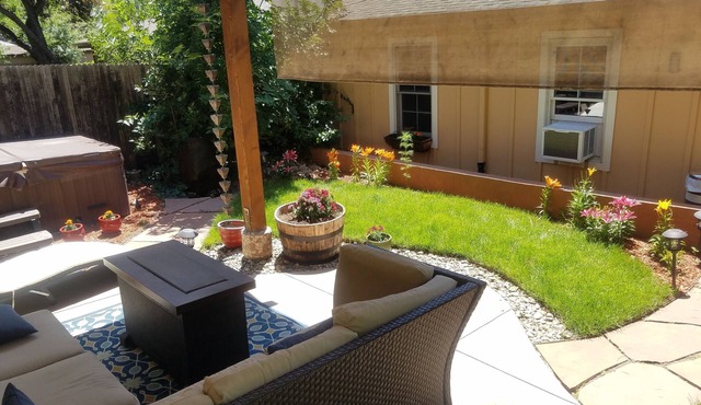 Washington park bungalow private bottom unit with hot tub!