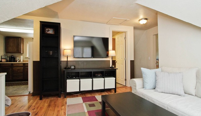 Washington Park, Close to Downtown, Cherry Creek and 7 blocks from Wash Park