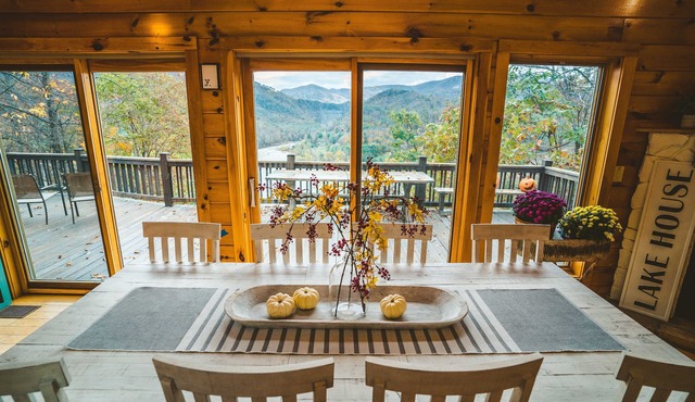 Watauga Lake & Mtn Views - Hot Tub & Dock on the lake