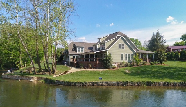 Watauga Riverbend Retreat