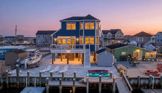 Waterfront! Newly Built 3br | Casa Del Pescatore