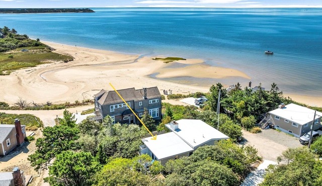 Water Facing Home on Hiawatha Beach (2246)