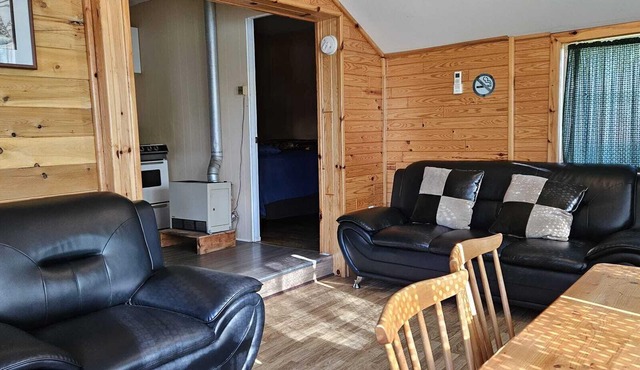 Water Front 2 Bedroom Cottage 4