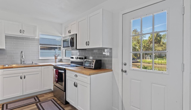 Water Front 3 bedrooms Tampa Retreat