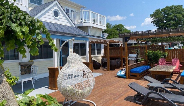 Water Front Beach House - 3BR w BBQ & Sunset!