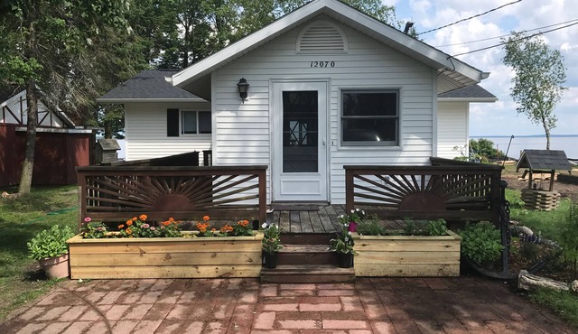 Water Front Cottage - Golden Coast of Houghton Lake, MI