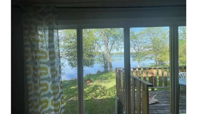 Water front cottage /private beach access