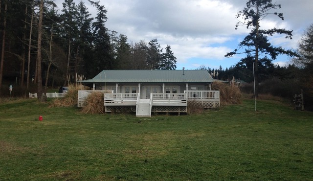 Water Front Large Vacation House On Lopez Island in Washington State, USA