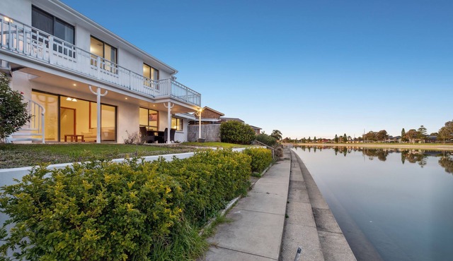 Water front Living in West Lake!