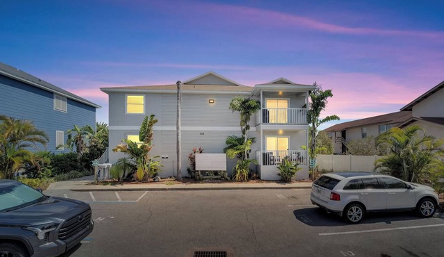 Water Front - Near Beach Getaway