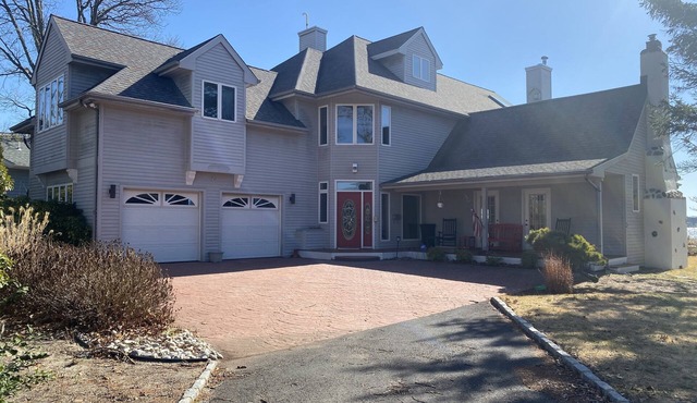 Water Front Property on Exclusive Princeton Avenue, Brick NJ