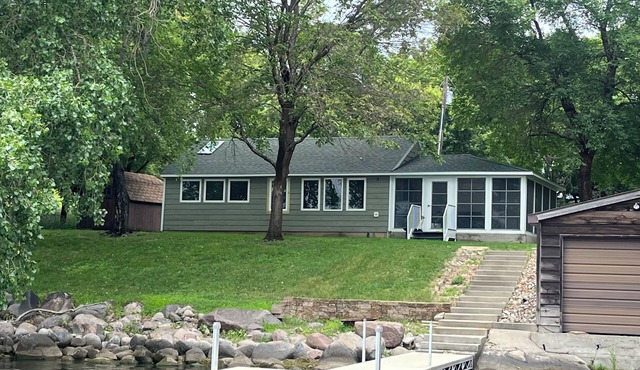 WATER FRONT RENOVATED cabin with enclosed porch and loft on Big Stone Lake