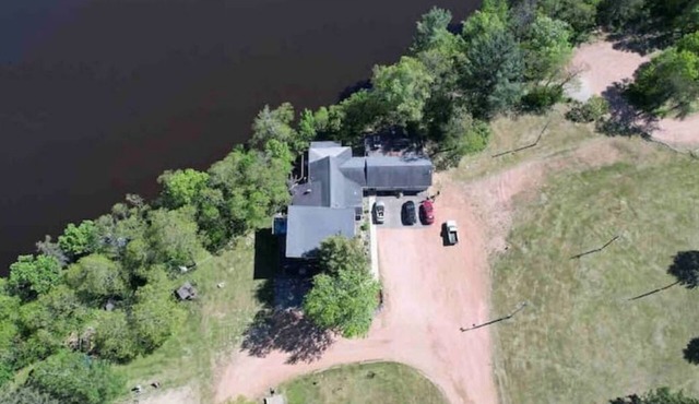 Water front South RV site right on the lake.