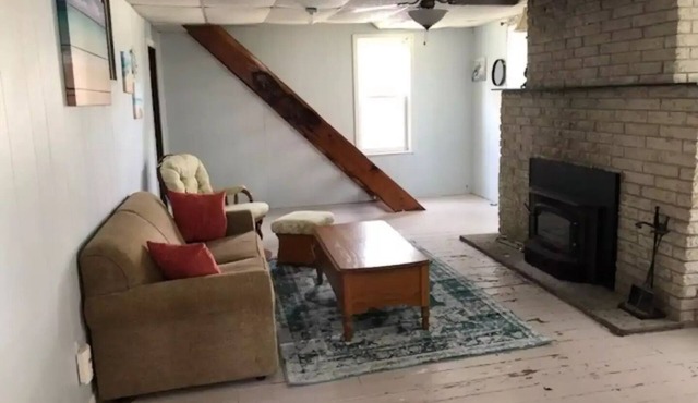 Water House- Walking distance to beach/piers/bars