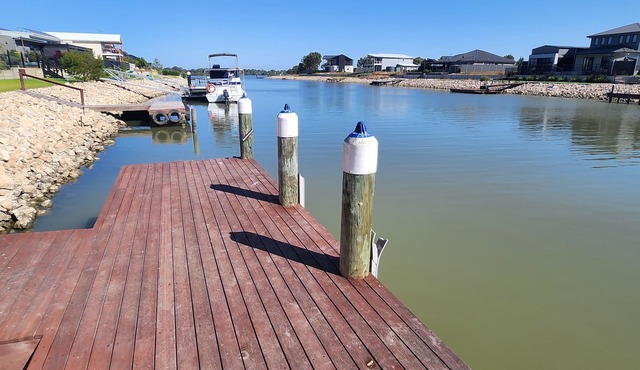Water's Edge at Wellington - 10 mins to The Bend Motorsport Park