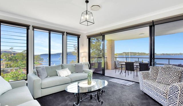 Water's Edge Apartment 2 absolute waterfront at Fishing Point on Lake Macquarie