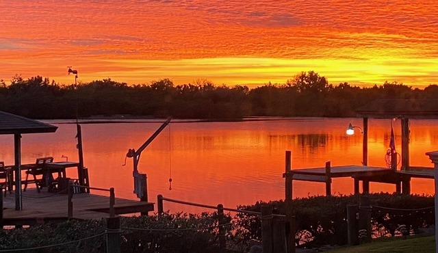 "Water's Edge" Beautiful Waterfront Home In Edgewater, Florida