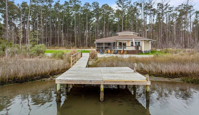 Water's Edge Retreat- Sound Front Home with Dock