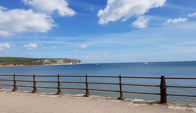 Water's Edge - Sea Front Self Catering Apartment in the Heart of Swanage