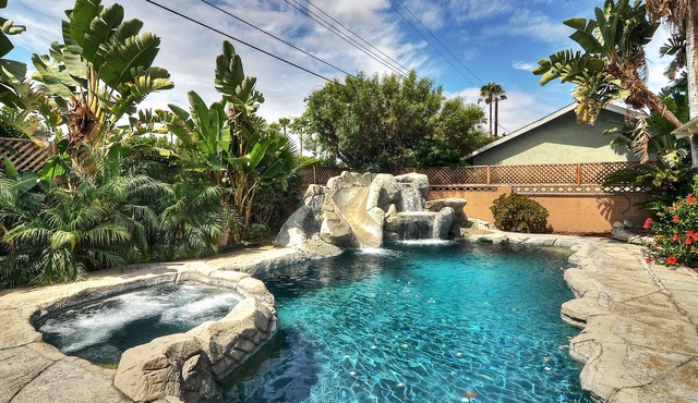 *Water Slide!*Pool*Spa*Game Room!*March Magic!