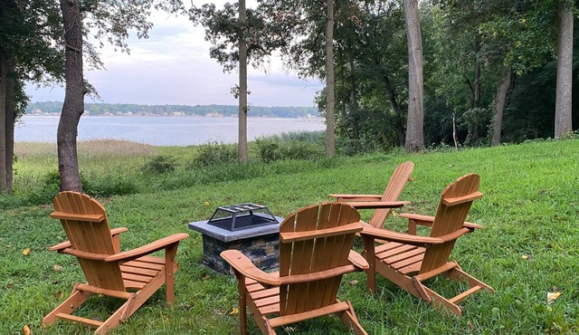 Water-view cabin on 13 acres with private hot tub & kayaks - dog-friendly