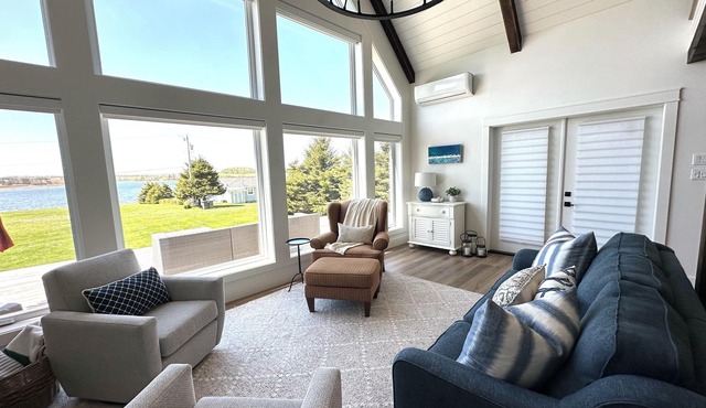 Water View Cottage With Access To River & Minutes To Sandy North Shore Beaches